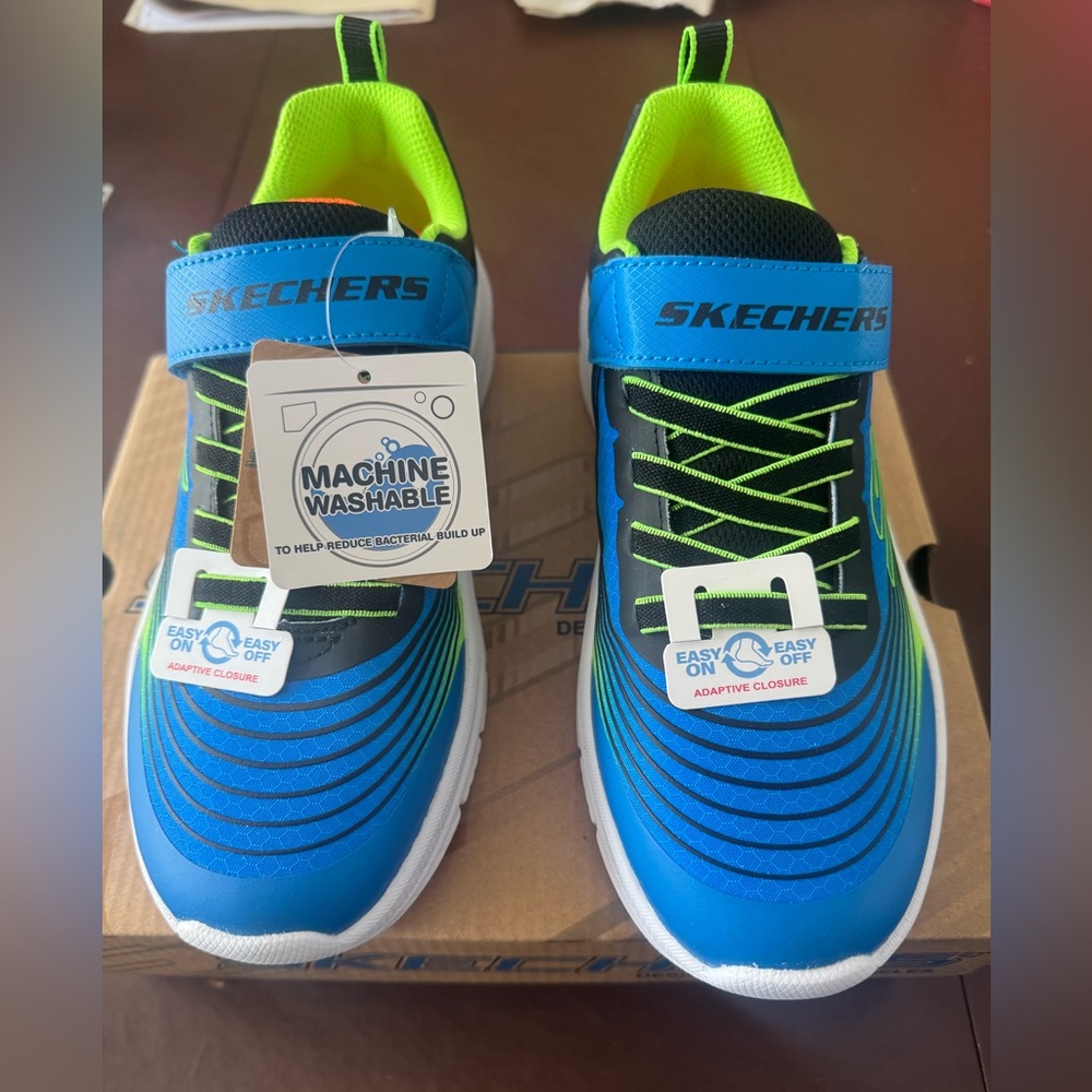 Skecher Size 4 Boys Sneaker New